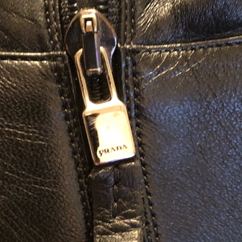 PRADA - Picture 4 of 16